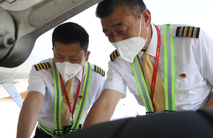 長安航空多措并舉加重加厚安全管理